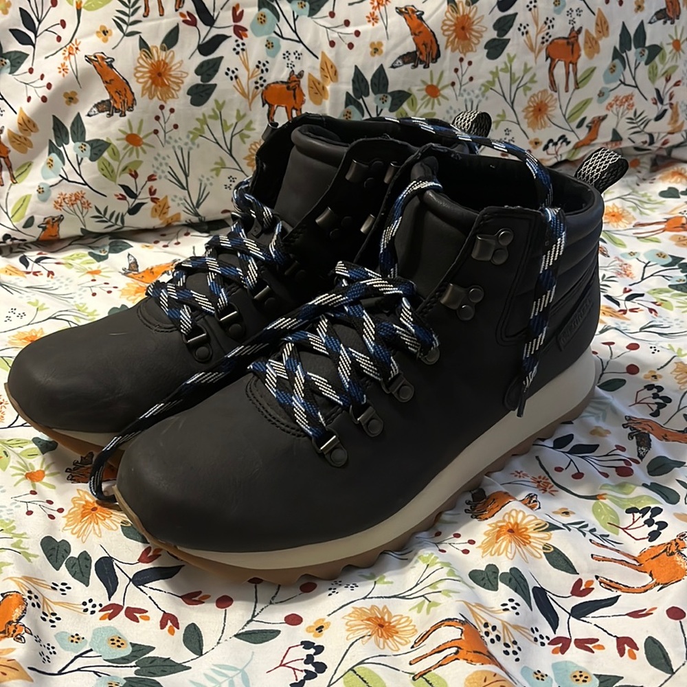 Merrell Alpine Hiking Boots - nearly new!